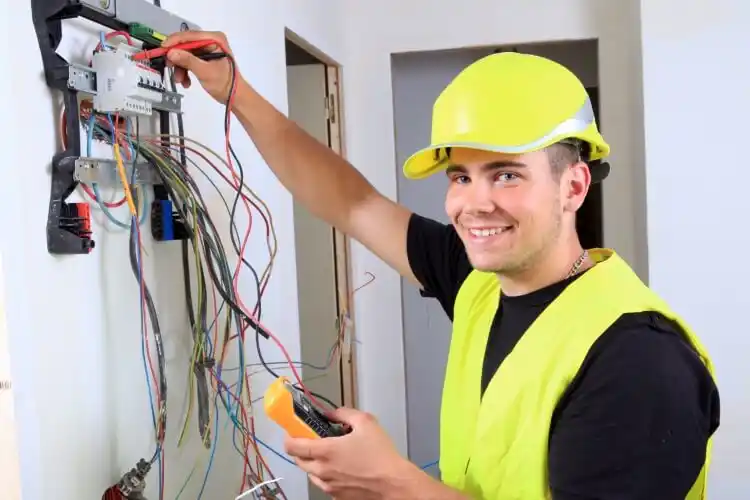 elektricien Saaxumhuizen